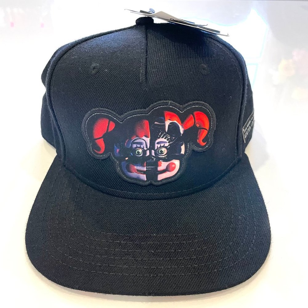 FIVE NIGHTS AT FREDDY'S- SISTER LOCATION- SNAPBACK HAT
